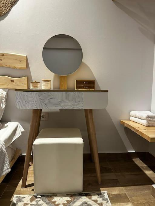 Tiny Nest Sindos Apartman Kültér fotó