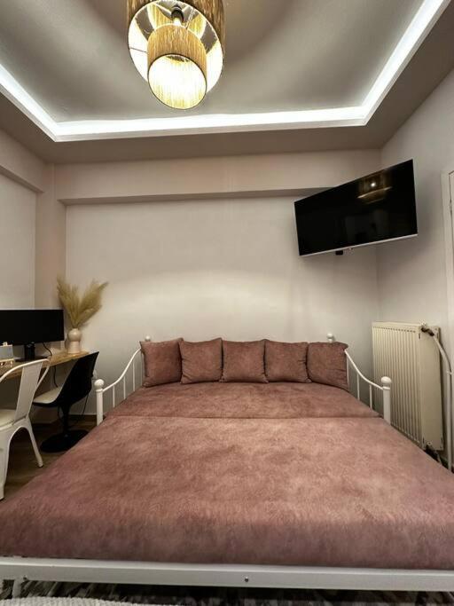 Tiny Nest Sindos Apartman Kültér fotó