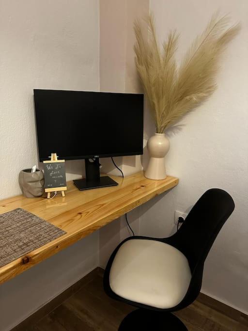 Tiny Nest Sindos Apartman Kültér fotó