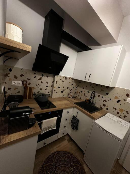 Tiny Nest Sindos Apartman Kültér fotó